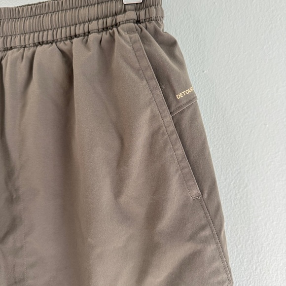 Lululemon Lightweight High-Rise Hiking Short 4" - Picture 9 of 16